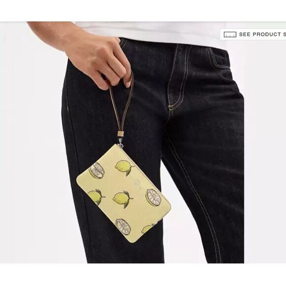 New Coach Corner Zip Wristlet Yellow Lemon Print Canvas CBB80 - Picture 3 of 4